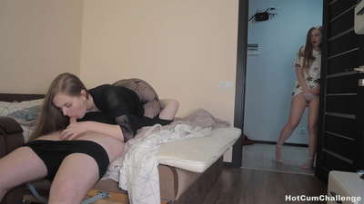 Tabu! Dochodzę, kiedy patrzę, jak tatuś pieprzy mamusię!